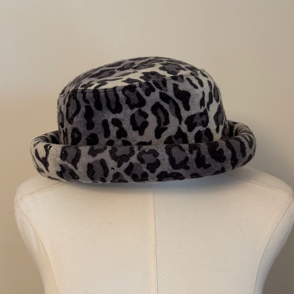 Amanda Smith Gray and Black Leopard Print Hat - Picture 4 of 8